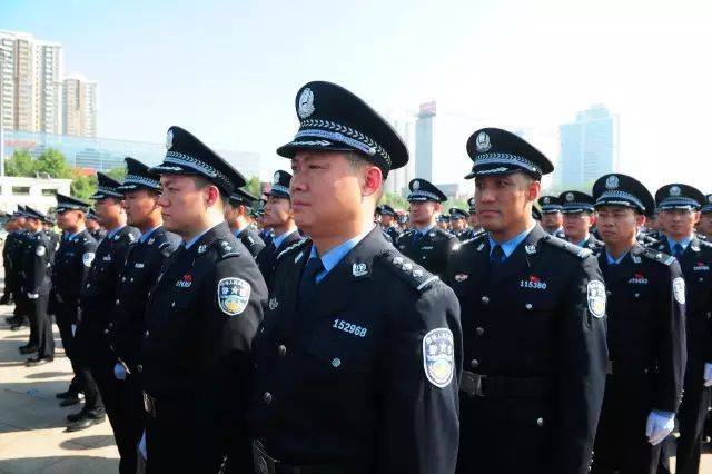 臨沂城區合成化巡防啟動,1700多名公安民警、武警消防官兵宣誓,市委書記王玉君出席并講話